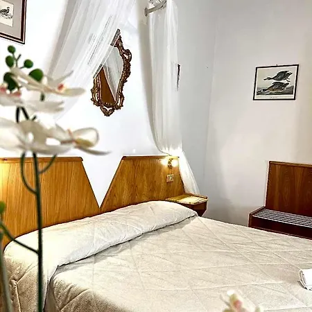 Hotel Piccolo Etruria 2*