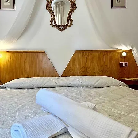 Piccolo Etruria 2* Siena