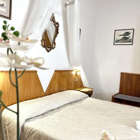 Hotel Piccolo Etruria 2*