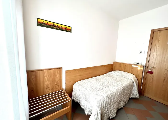 Ξενοδοχείο Piccolo Etruria 2*