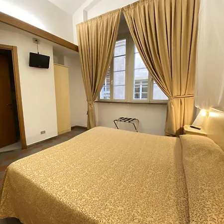 Hotel Piccolo Etruria Siena