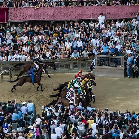 فندق Piccolo Etruria 2*