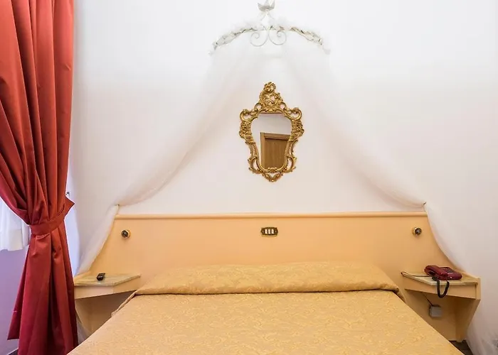 Piccolo Etruria Готель 2*